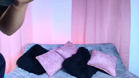 Jules and Gia online show from December 21, 10:46 pm