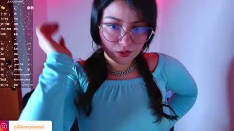 Juliana online show from March 18, 4:50 am