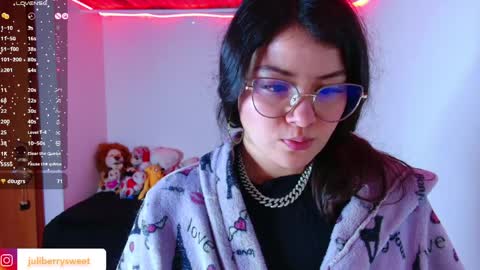 Juliana online show from April 6, 3:39 am