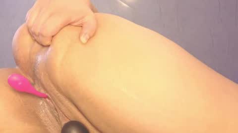 Juliana online show from April 11, 12:39 am