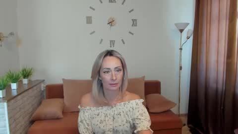 julia__cherry_ online show from February 9, 11:14 am