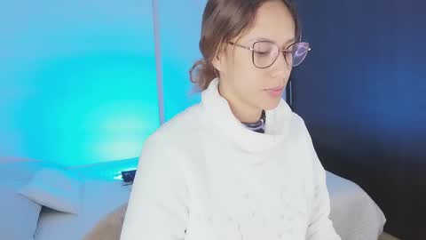 Julia Schedule 10 pm to 4  am GTM-5 online show from September 16, 2:30 am