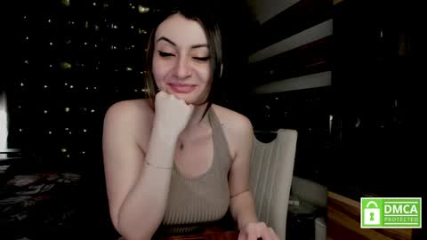 julia_t_mog online show from May 20, 8:50 pm