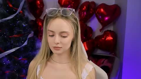 Julia online show from March 24, 6:24 pm