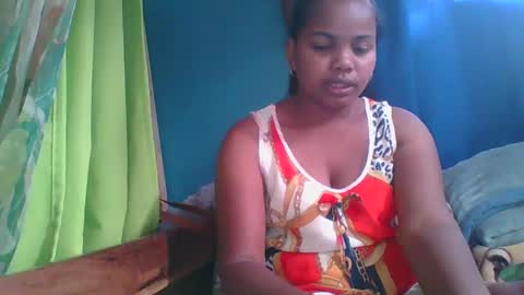 juliah02 online show from February 4, 6:14 am