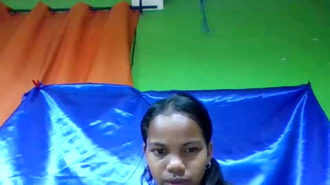 juliah02 online show from June 20, 1:25 pm