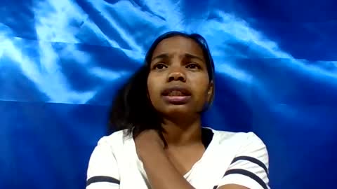 juliah02 online show from June 16, 5:19 am