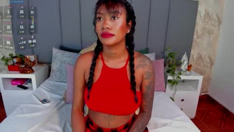 Snapshot of julianamiller chatting on October 20, 1:41 am juli online show from October 20, 1:41 am