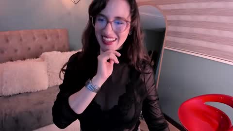 Snapshot of julianne__ chatting on October 24, 4:30 am Julianne online show from October 24, 4:30 am