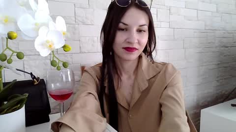 Julia online show from April 10, 2:12 pm