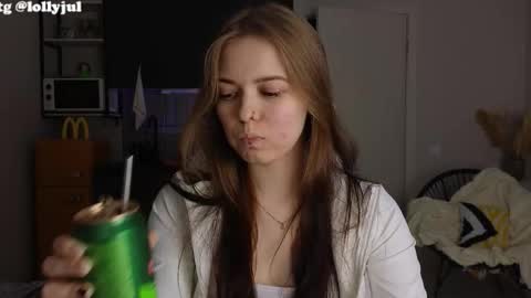 julidropp online show from October 26, 7:20 pm