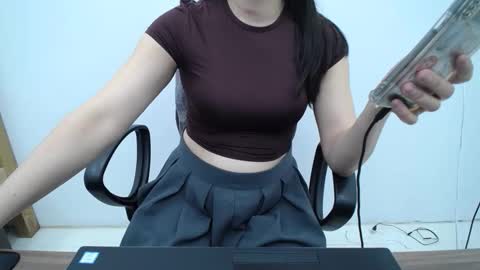 julie9x online show from November 11, 12:17 am