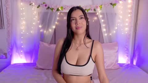 Juliet Bennet online show from March 6, 5:13 am