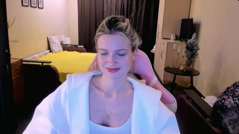 Julie online show from November 9, 2:57 pm