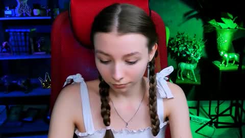 juliedaniel online show from October 20, 9:12 am