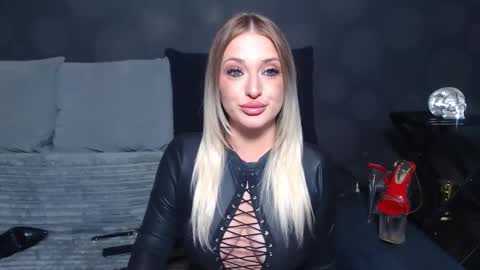 julia online show from April 2, 10:40 pm