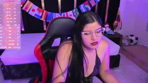 Julie online show from July 5, 9:20 pm