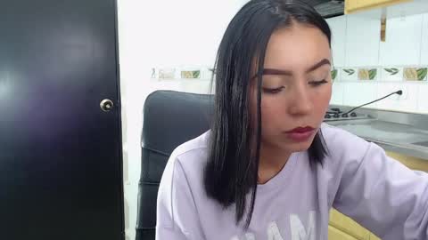 julieta_fn online show from March 28, 2:38 pm