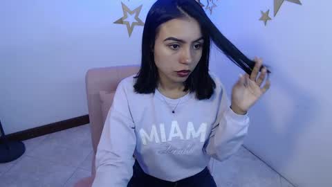 julieta_fn online show from June 1, 2:52 pm
