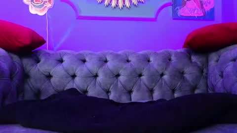 Snapshot of julieta_russell chatting on February 2, 12:02 pm Julieta online show from February 2, 12:02 pm