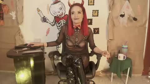 Snapshot of julieta_wall2 chatting on October 24, 11:56 pm Julieta wall online show from October 24, 11:56 pm