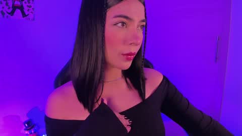 Snapshot of julietariverss chatting on December 5, 3:37 am Julieta online show from December 5, 3:37 am