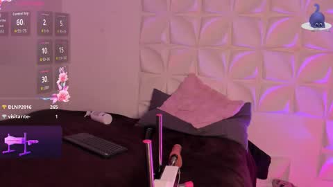 Julieth online show from October 18, 10:00 pm