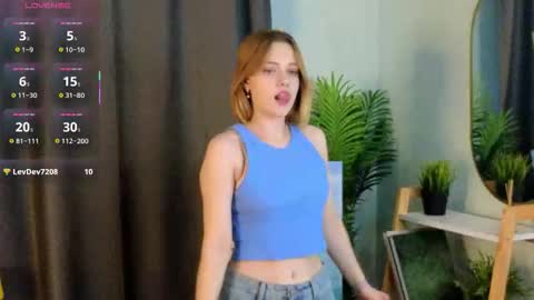 Mia online show from November 13, 4:11 am