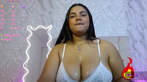 juliieta_tay online show from July 5, 4:19 am