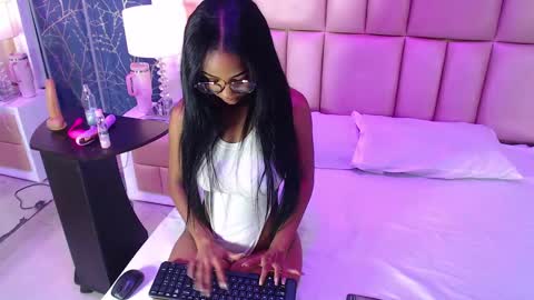 Snapshot of julitpink chatting on September 11, 12:16 pm julitpink online show from September 11, 12:16 pm