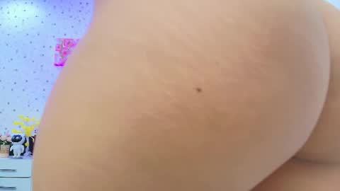 Julieta Reyes   online show from November 28, 3:26 pm