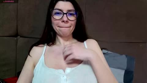 Jully online show from March 4, 4:13 pm