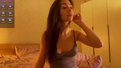 Hloya online show from January 17, 5:20 pm