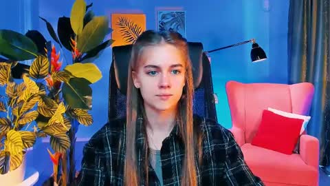 junewoods online show from April 2, 7:17 am