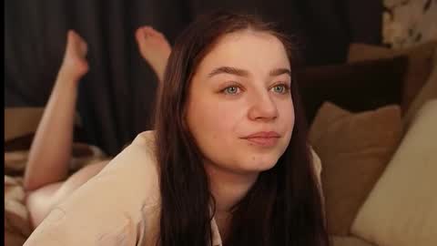 just_dakota_ online show from February 24, 9:19 am