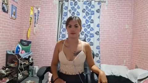 Emma online show from April 11, 3:16 pm