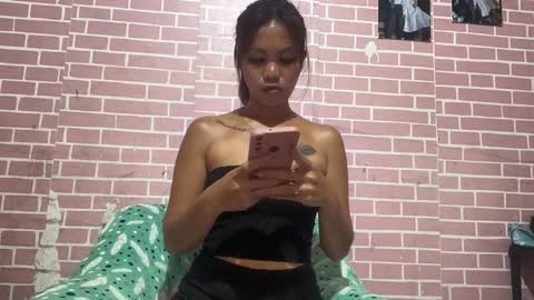 Emma online show from April 1, 1:41 pm