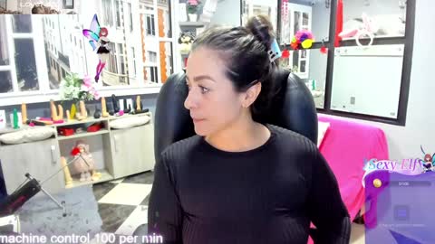 Snapshot of kagomme_h chatting on January 17, 6:44 pm Antonella online show from January 17, 6:44 pm