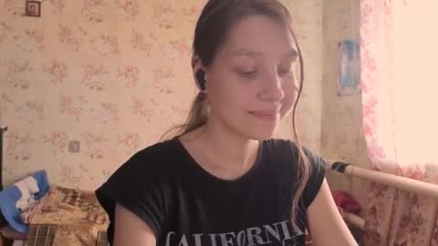 Mari  Simmons online show from October 17, 7:22 am