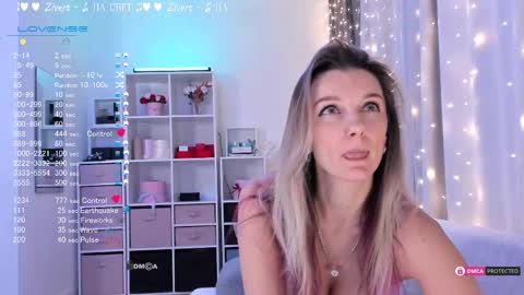 Julia online show from March 11, 7:58 pm