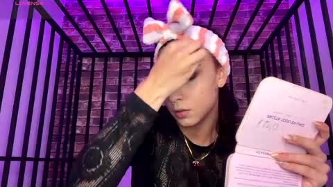 karen_roxe online show from April 13, 9:26 pm