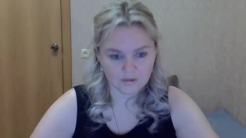 karennelsonx online show from January 15, 11:16 am