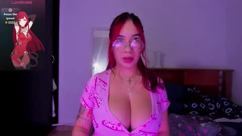 Snapshot of kari_ruiz chatting on September 20, 1:05 am Karina online show from September 20, 1:05 am