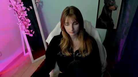 Karla online show from December 19, 1:47 pm