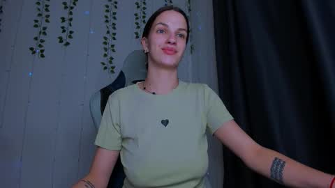 karla_lim online show from October 23, 12:05 am