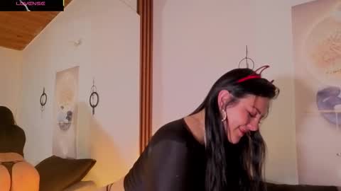 karla online show from October 22, 4:17 am