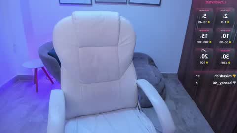 karliie kloss   online show from December 21, 4:50 am