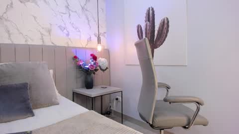 karlla_brown online show from February 19, 3:33 pm