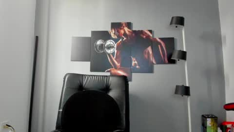   online show from February 1, 7:02 pm