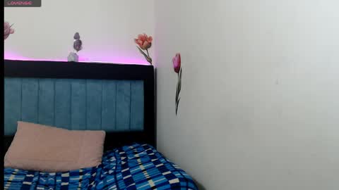 karlyxs online show from April 11, 12:31 pm